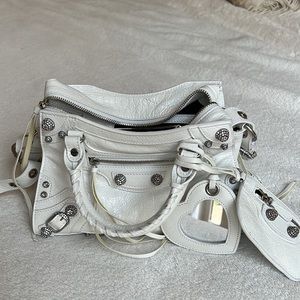 Balenciaga neo cagole city handbag in white
